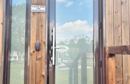 Snitterfield Cabin | Stratford Camper Van