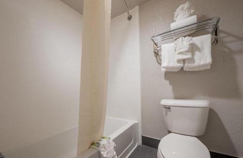 Edmond Hotel | Stratford House Inn