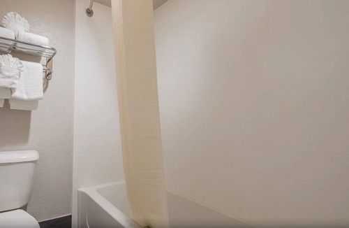 Edmond Hotel | Stratford House Inns - Edmond