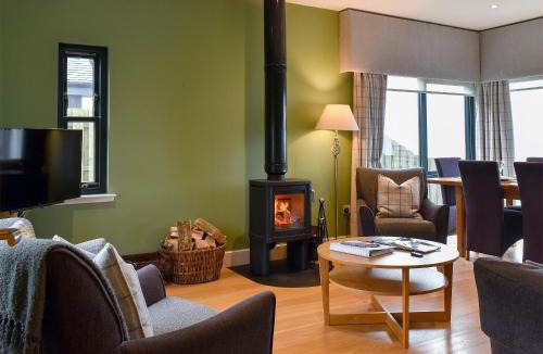 Linlithgow House | Strathspey