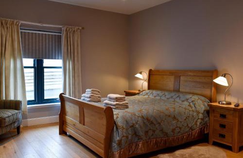 Linlithgow House | Strathspey