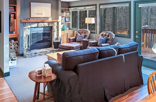 Stratton Mountain House | Stratton Comfort, Convenience & Private Hot Tub