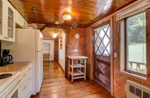 South Londonderry Apartment | Stratton Mountain On A Budget