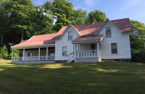 South Londonderry Apartment | Stratton Mountain On A Budget