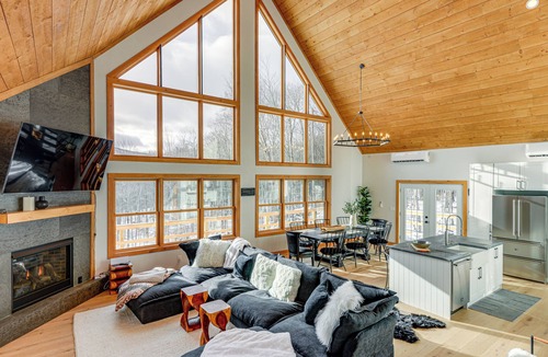 Stratton Mountain Cottage | Stratton Mtn Ski Chalet w/Giant Views in Winhall