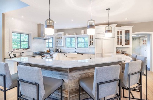 Stratton Mountain House | Stratton's Beechwood Ridge 6 Bedrooms & Hot Tub