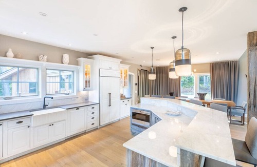 Stratton Mountain House | Stratton's Beechwood Ridge 6 Bedrooms & Hot Tub