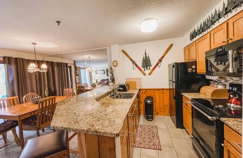 Stratton Mountain Condo | *Stratton's Best Kept Secret* Ski On/Off * Unit E