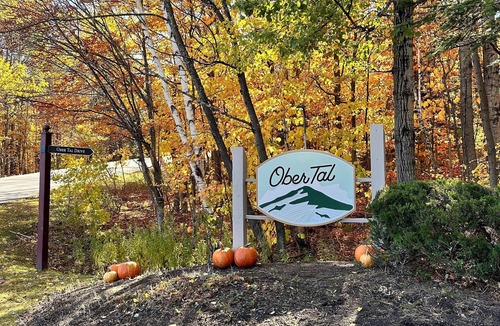 Stratton Mountain Condo | *Stratton's Best Kept Secret* Ski On/Off * Unit E