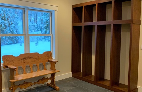 Stratton Mountain House | Stratton Ski Inn - Shuttle to ski - Golf course - Hot tub