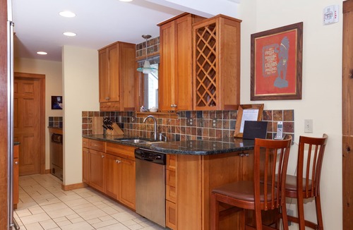 Jamaica House | Stratton Spectacular - March Ski Dates Available !