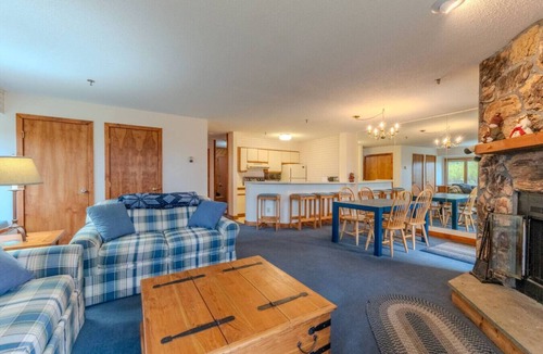Stratton Mountain Apartment | Stratton walk on/off, walk to village, fireplace