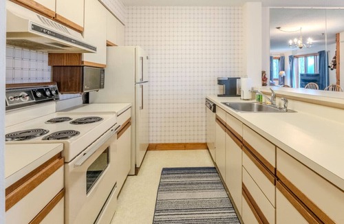 Stratton Mountain Apartment | Stratton walk on/off, walk to village, fireplace
