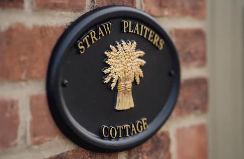 Wendover House | Straw Plaiters Cottage