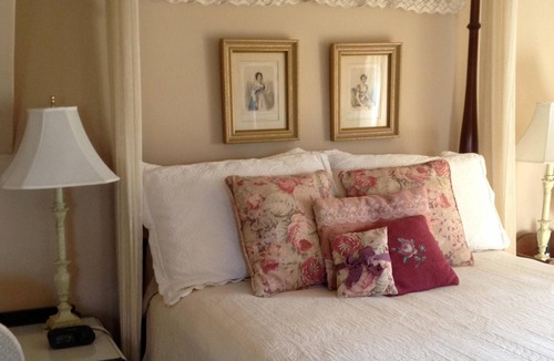 Muscatine Bed & Breakfast | Strawberry Farm Bed & Breakfast