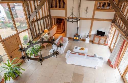 Ewhurst Green Cottage | Strawberry Hole Barn
