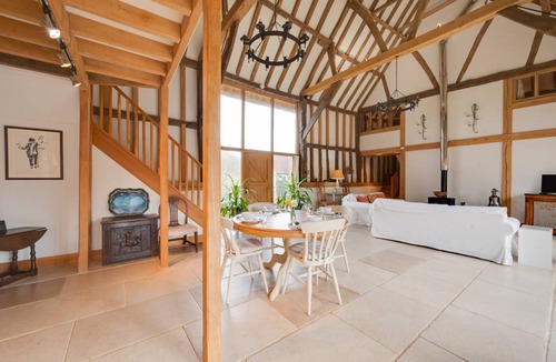 Ewhurst Green Cottage | Strawberry Hole Barn
