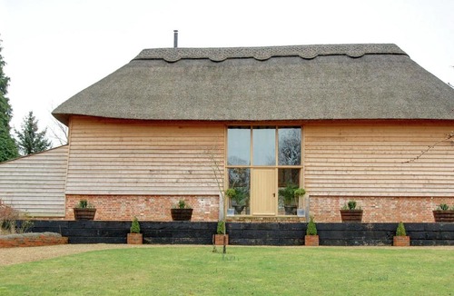 Ewhurst Green House | Strawberry Hole Barn