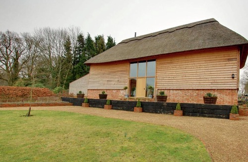 Ewhurst Green House | Strawberry Hole Barn