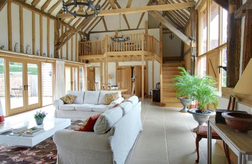 Ewhurst Green House | Strawberry Hole Barn