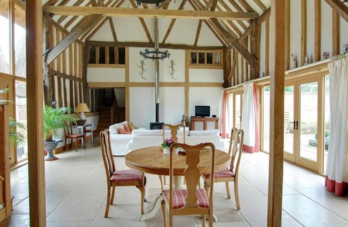 Ewhurst Green House | Strawberry Hole Barn