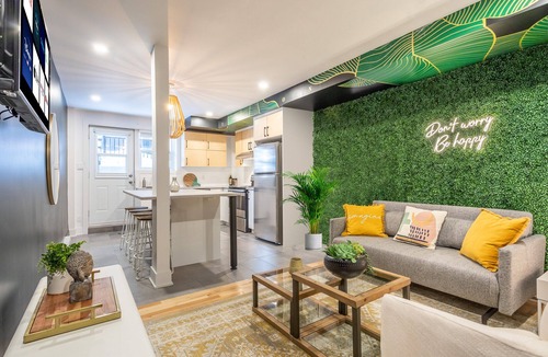 Francois-Perrault Apartment | Strawberry Stays! Secret to sweet dreams!