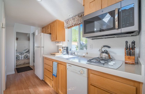 Big Bar Cottage | Strawhouse Resorts on the Beautiful Trinity River