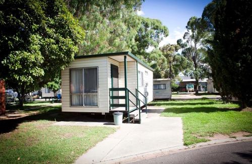 Shepparton Resort | Strayleaves Caravan Park
