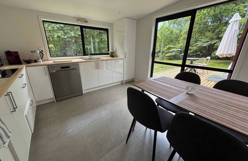 Coromandel House | Stream-side Cottage, Driving Creek