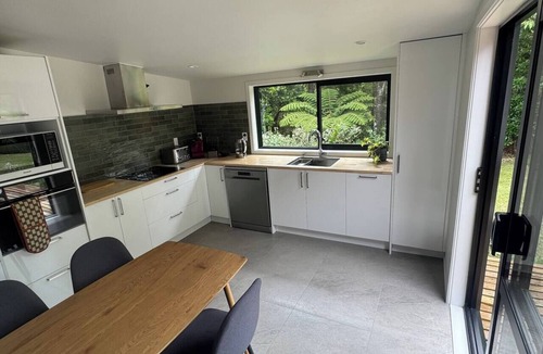 Coromandel House | Stream-side Cottage, Driving Creek