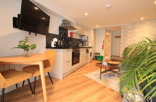 Yeovil Apartment | Streamside Apartments
