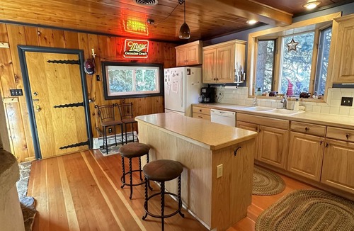 Idaho Springs Ski Chalet | Streamside dream with hot tub