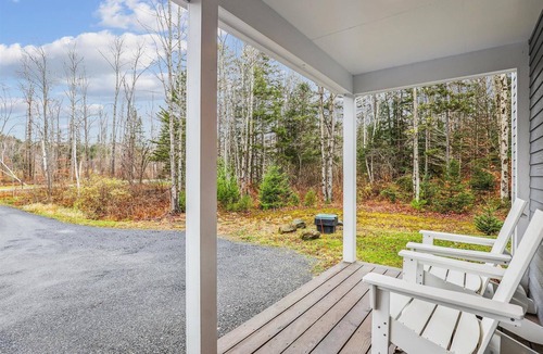 Stowe Hollow House | Streamside Hollow: 3 br w/fireplace, firepit, & garage!