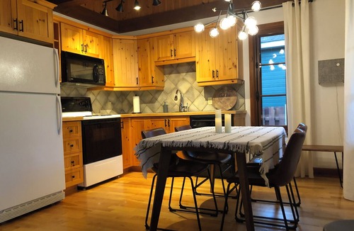 Val Morin Cottage | Streamside - PTDN km 39 - Cedar Creek Cottage