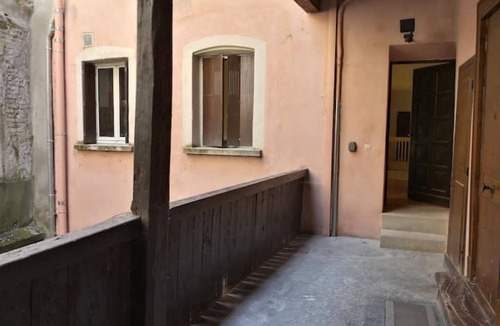 Secteur 2 House | Street duplex downtown Grenoble