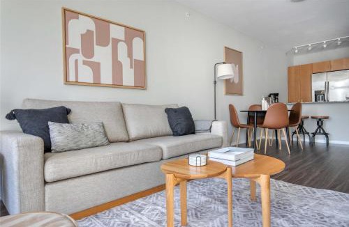 Streeterville Apartment | Streeterville 1br w indoor pool nr Navy Pier CHI-996