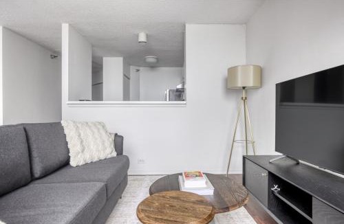 Streeterville Apartment | Streeterville Studio w Gym Pool nr Navy Pier CHI-450