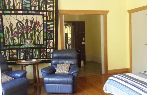 Mylor Bed & Breakfast | Stringybark Hills Retreat