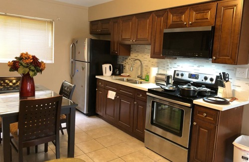 Beverly Green Apartment | STRIP 2BR Condo NEARLVCC pet-Friendly Free-wifi SALE Las Vegas Memorial WSOP