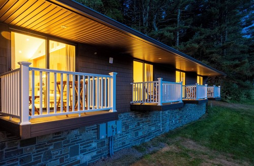 Freehold House | Striped Bass Lodge at Carter Bridge Estate