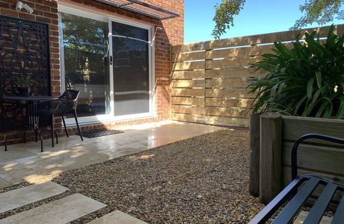 Bowral Apartment | Stroll to Bowral, Cherry Tree Walk, Mt Gibraltar