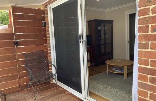 Bowral Apartment | Stroll to Bowral, Cherry Tree Walk, Mt Gibraltar