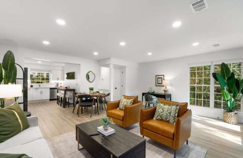 Alpharetta House | Stroll to Downtown Alpharetta AND Avalon Shops