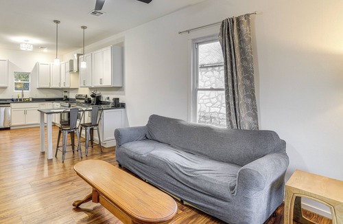 Joplin House | Stroll to Main St Eats! Pet-Friendly Joplin Escape