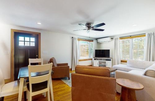 Ludlow House | Strollski Cottage