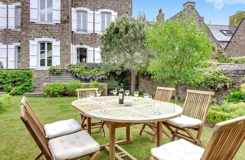 Saint-Briac-sur-Mer House | STROMBOLI, Large traditional house renovated in Saint-Briac