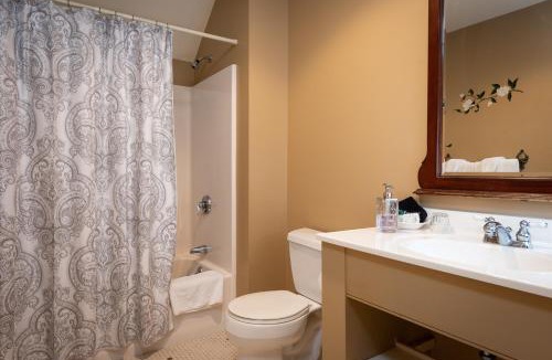 Vergennes Hotel | Strong House Inn