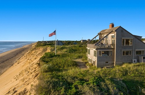 South Wellfleet House | Stronghold on the Atlantic Ocean