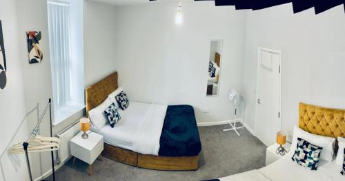 Wainscot Apartment | Strood Modern Flat with full kitchen and bathroom - Flat 1 Ground Floor