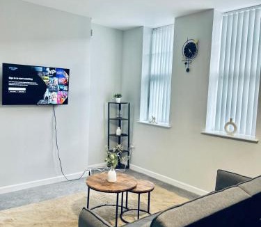 Wainscot Apartment | Strood Modern Flat with full kitchen and bathroom - Flat 1 Ground Floor